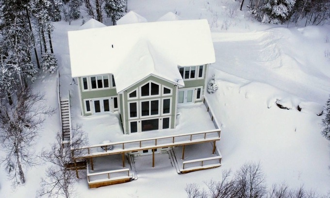 Humber Valley Ski Chalet | Spacious Lakeview Chalet - Humber Valley Resort