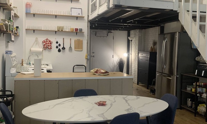 Downtown Toronto Apartment | Spacious loft apartment in trendy Corktown.