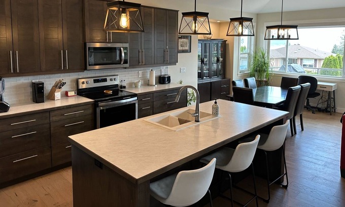 Lumby House | Spacious Lumby House & Hot Tub