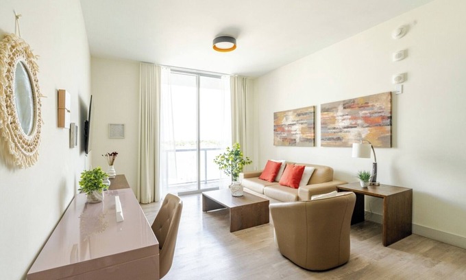 Hollywood Lakes Condo | Spacious Lux Intracoastal Beachfront Resort. 2 BDR