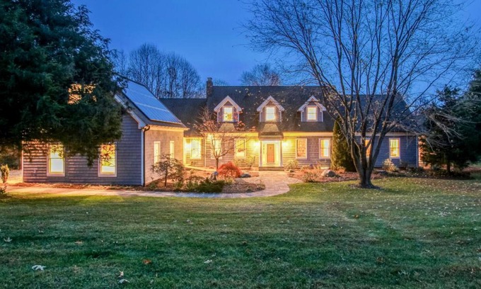 Galesville House | Spacious Luxury 6 BR Home, Sleeps 16, Private Pool, In Nature, Convenient to DC