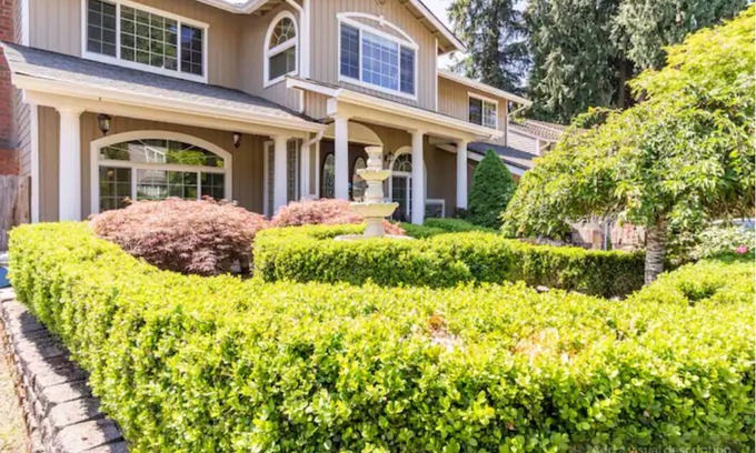 Issaquah House | Spacious/Luxury/Custom Home with 6 beds/4.5 baths
