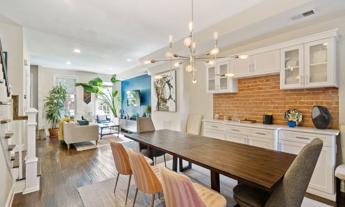 Trinidad House | Spacious luxury rowhouse in the heart of DC. (With lots of plants!)