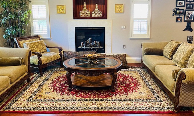 Fair Oaks House | Spacious Master Bedroom - Walking distance to Fair Oaks Village!