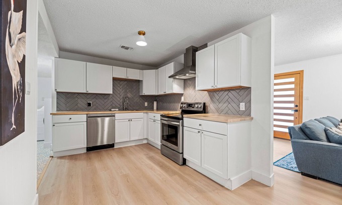 McKinney House | Spacious McKinney Bungalow- Where Space Meets Grace in the Heart of McKinney