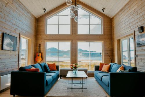 Flakstad Ski Chalet | Spacious, modern cabin Ramberg Lofoten