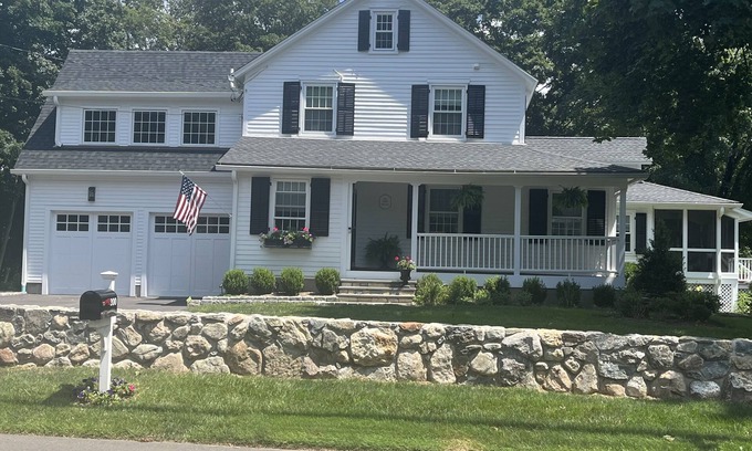 Norwalk Other | Spacious, modern country farmhouse.
