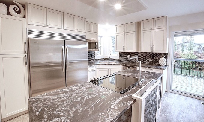 Red Deer House | Spacious Modern Home in Red Deer