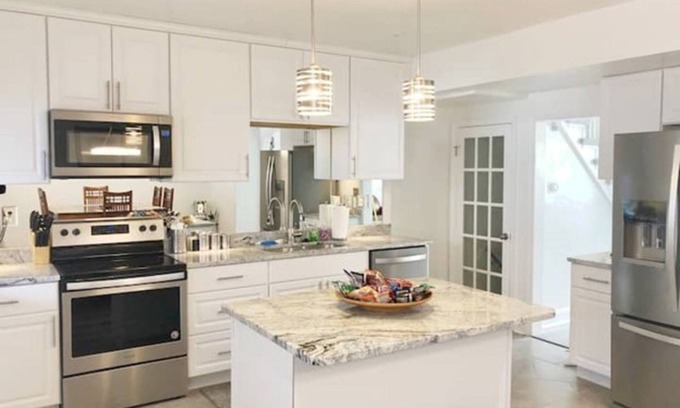 Hillen House | Spacious, Modern, Three Bedroom Townhome with Private Backyard