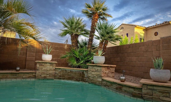 Surprise House | Spacious Monthly 4BR 2.5 bath Oasis w/Private Pool