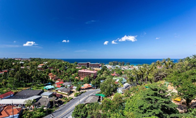 Karon Apartment | Spacious mountain view studio at Sea & Sky 206