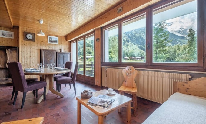 Chamonix-Mont-Blanc Apartment | Spacious nest overlooking the Mont Blanc range.