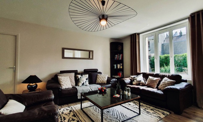 Dernier Sou Apartment | Spacious new apartment at the foot of the cathedral!