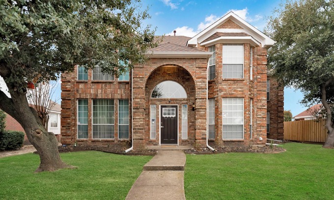 Rowlett House | Spacious Newly remodeled 5BA 3BA central location