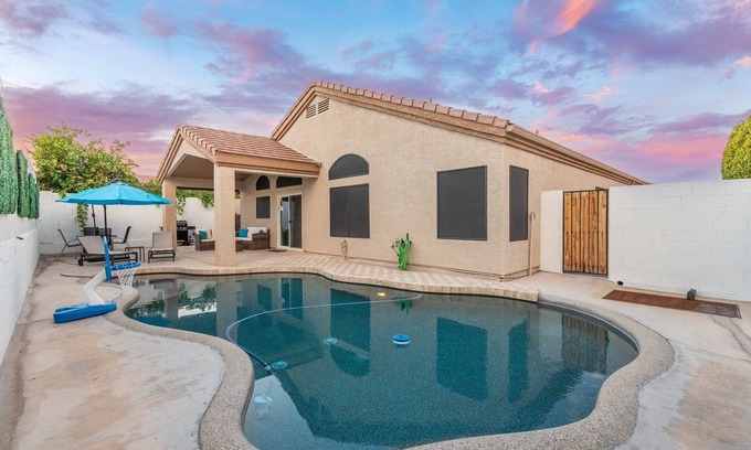 Paradise Valley Village House | Spacious Oasis with Pool - 3 Brd 2 Bath - Sleeps 6