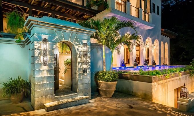 Las Catalinas House | Spacious Oceanfront Pool next to the Beach Club - Casa Sonrisa