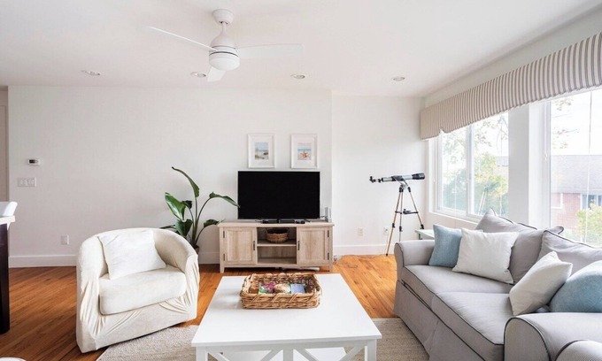 New London Villa | Spacious Oceanview Villa (Sleeps 22)