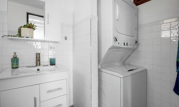 Aguada House | Spacious Oceanview w/Pool and Parking