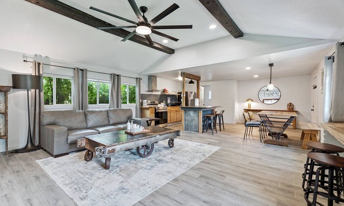 Central Oklahoma City Apartment | Spacious OKC Studio | 7 Mins to OKC State Fair #14B