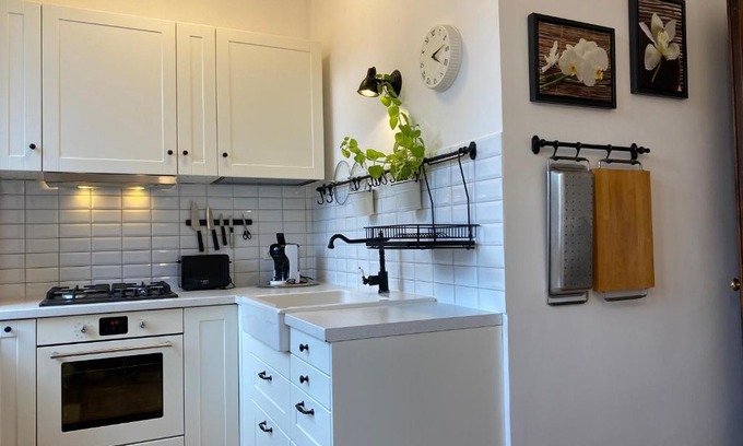 Old Town Apartment | Spacious Old Town Apt, 3 Private Rooms, Sleeps 6-7