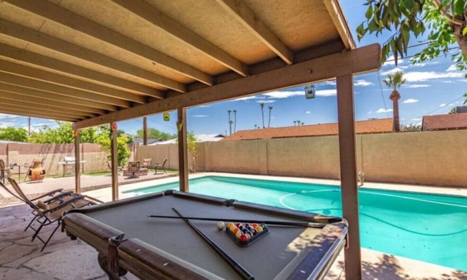 Scottsdale Estates Nine House | Spacious Old Town Heated Private Pool FirePit/Yard