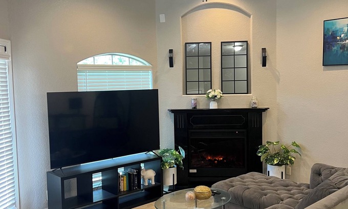 Medical Center District Apartment | Spacious One-Bedroom Apartment