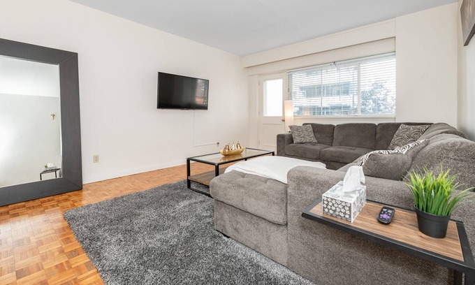 Hull Apartment | Spacious One bedroom Apartment in the heart of downtown Ottawa