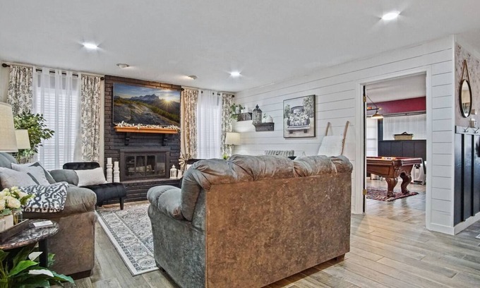 Norman House | Spacious OU Hideaway | Hot Tub + Pool Table