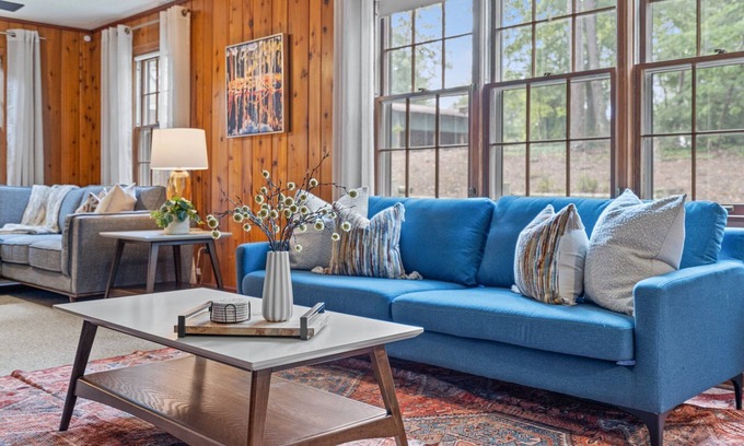 Cartersville House | Spacious & Outdoorsy 5BR Cottage | BBQ Family Fun