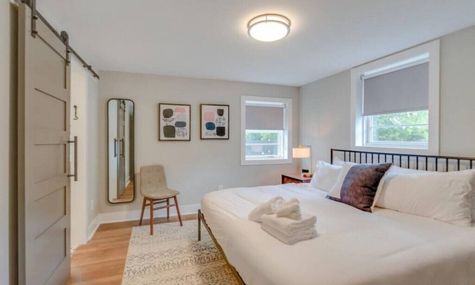 Franklin House | Spacious & Peaceful- Historic Franklin Quadplex