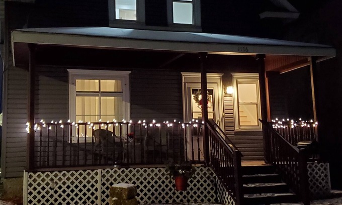 Minneapolis House | **Spacious, Pet Friendly 3 Bedroom, Close to U of M & Downtown Minneapolis