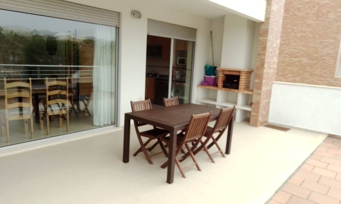 Sao Martinho do Porto Apartment | Spacious 3 Bedroom Apartment. Close to Beach. Highly recommended