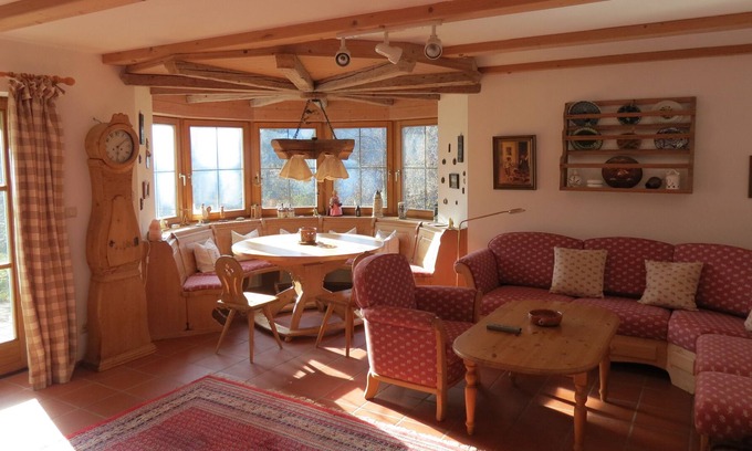 Mitterbach Apartment | Spacious, quiet apartment on the edge of the forest in alpine style with a garden