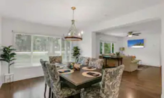 Lake Magdalene House | Spacious Ranch Home w/Large Yard and Wi-Fi