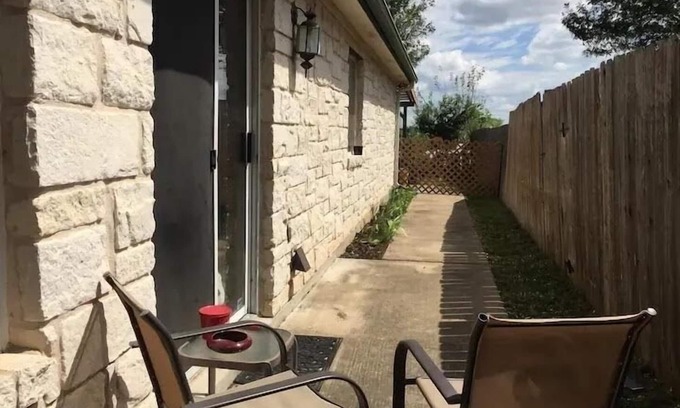 Kyle House | Spacious, Relaxing, Kyle Home with a Pool Table!