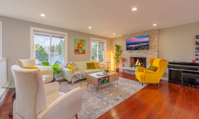 Inglewood-Finn Hill House | Spacious remodeled home with central AC and fenced yard