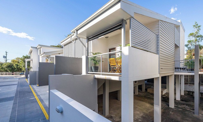 Morningside Apartment | Spacious Renovated Townhouse with Free Parking