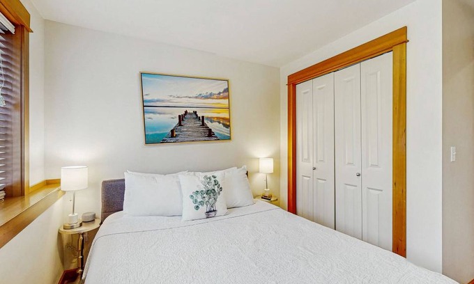 Atlantic House | Spacious Renovated Getaway Near Downtown Seattle & Stadiums