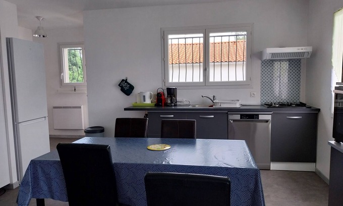 Saujon House | Spacious rental, COZY, 4/5 pers, for family vacations 10 min from the sea