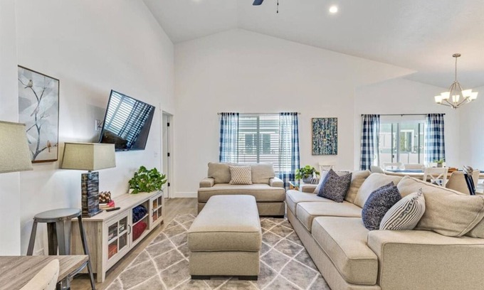 Vineyard House | Spacious Retreat for Unforgettable Gatherings!