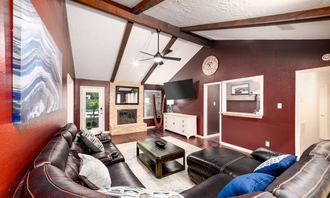 Timberlake Estates House | Spacious Retreat with Private Pool, Patio and 8 Beds