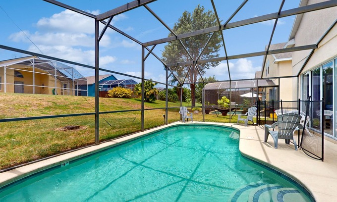Vizcay House | Spacious Retreat with private pool, screened patio, AC, & washer/dryer