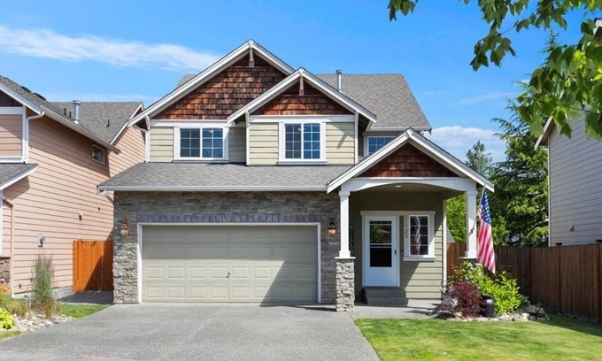 West Lake Stevens House | Spacious room for rent in tranquil house in lovely Lake Stevens