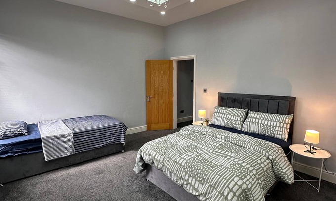 Offerton House | Spacious Room in Manchester- Perfect for Families