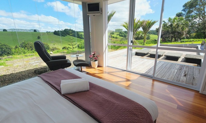 Kerikeri House | Spacious rural outlook but close to town