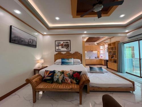 Lila House | Spacious Seaview Studio in Lila, Bohol