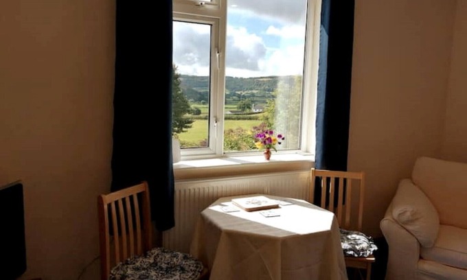 Pont-ar-gothi Apartment | Spacious Secluded Stay in the Countryside