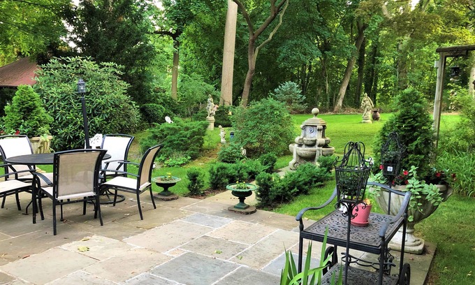 Glen Cove House | Spacious, secluded, unique Carriage House close to NYC and beach!