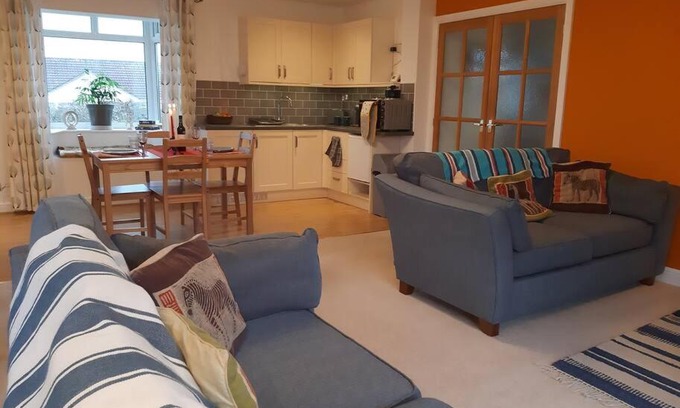 Bempton House | Spacious, self-contained, 1 bedroomed annex