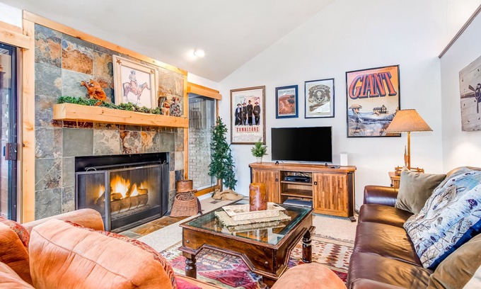 Cottonwood Heights House | Spacious split-level townhome with private hot tub & game room -close to canyons